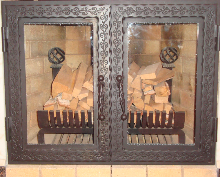 Каминная дверь с покрытием под бронзу фото в Уфе